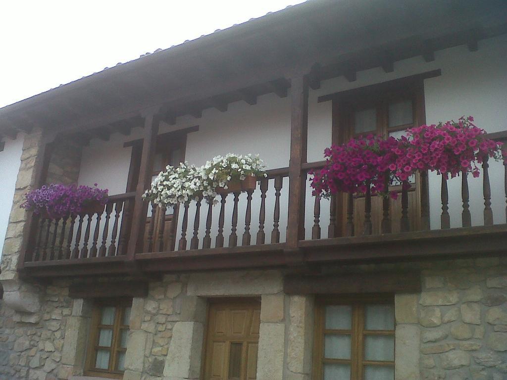 El Cabanon De Pimiango Guest House ภายนอก รูปภาพ