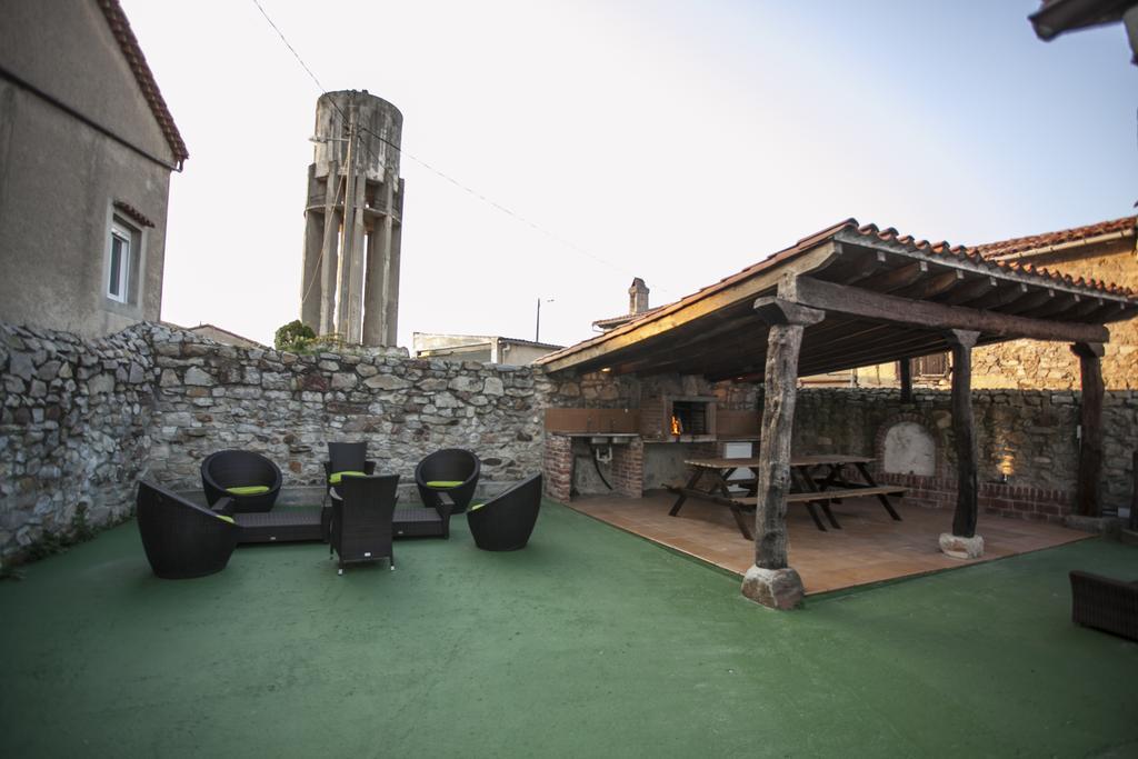 El Cabanon De Pimiango Guest House ภายนอก รูปภาพ